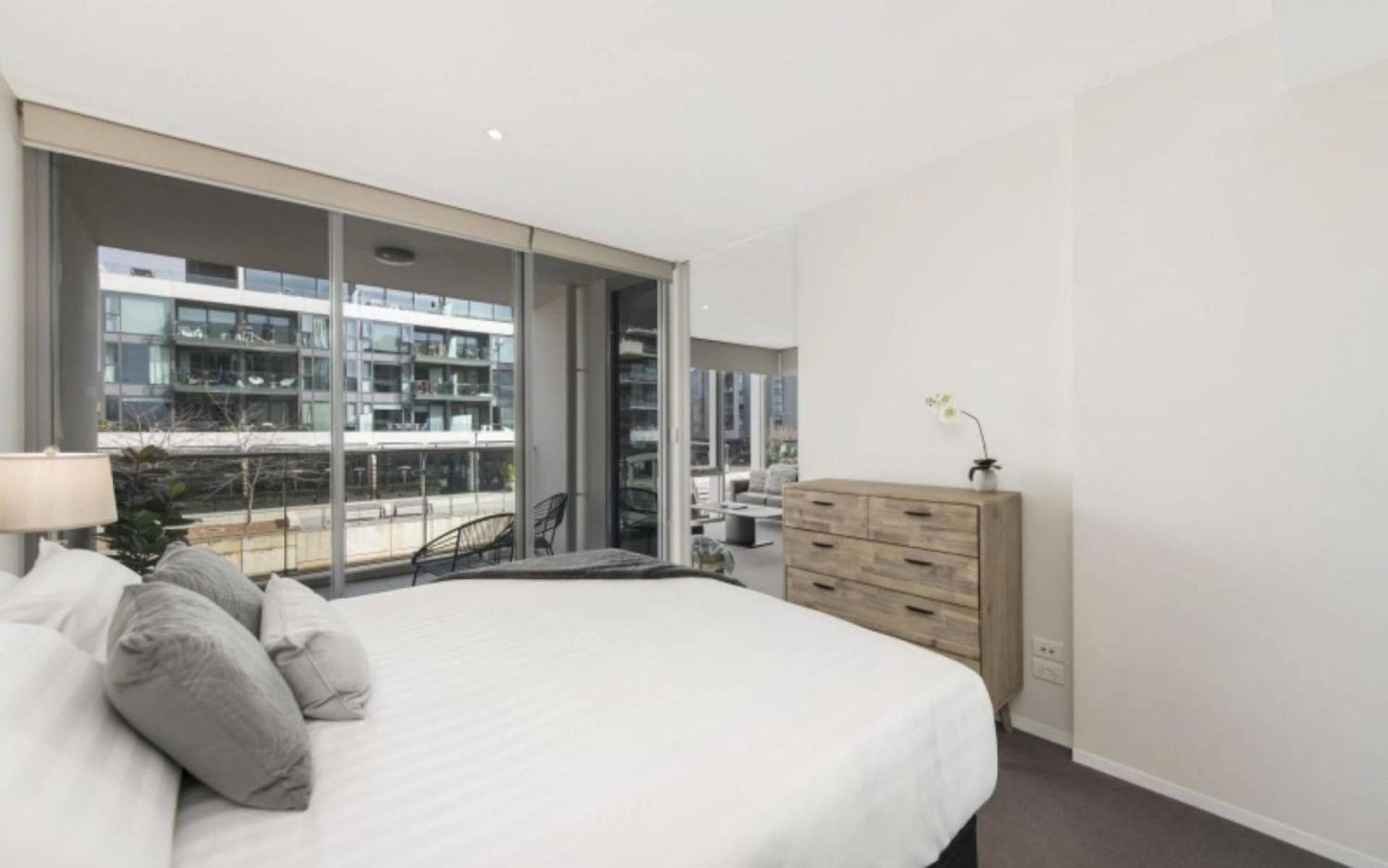 Appartamento Accommodate Canberra - Lakefront Kingston Esterno foto